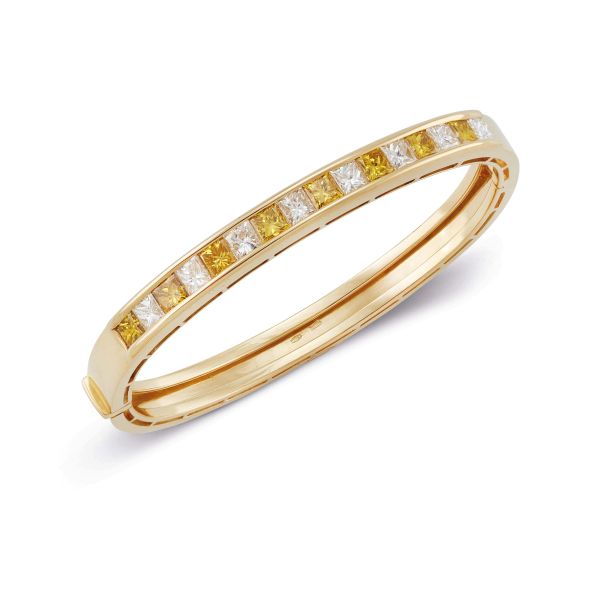 



DIAMOND BANGLE BRACELET IN 18KT YELLOW GOLD 