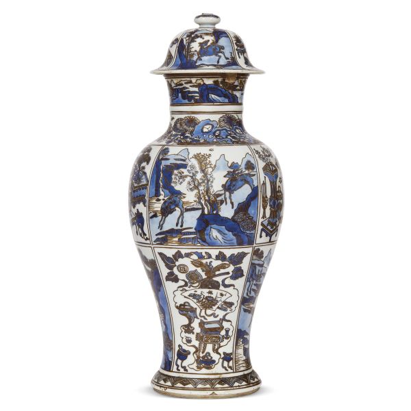 



A VASE, CHINA, QING DYNASTY, 18TH CENTURY