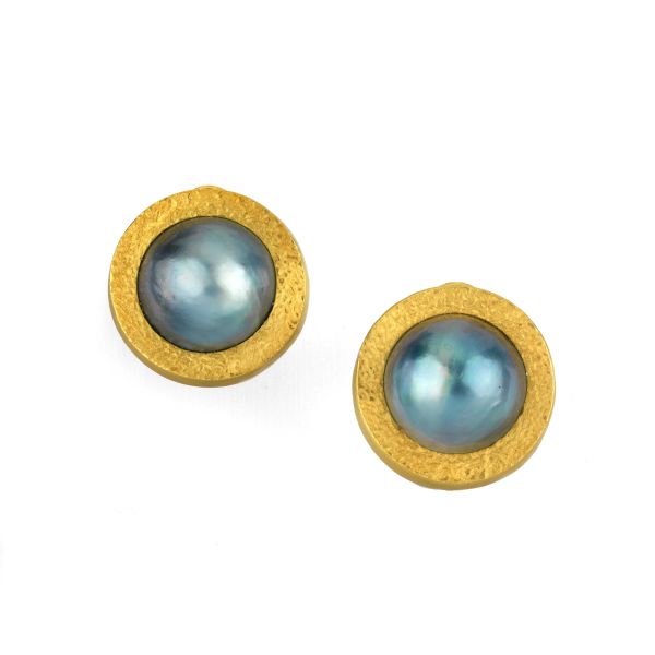 



ROUND CLIP EARRINGS IN 18KT YELLOW GOLD