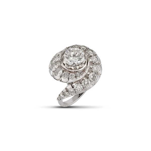 



ANELLO CON DIAMANTI