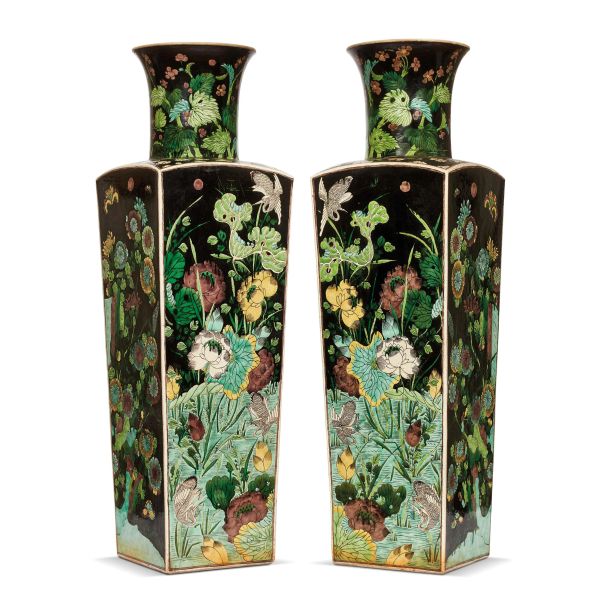 



COPPIA DI VASI, CINA, DINASTIA QING, SEC. XIX 