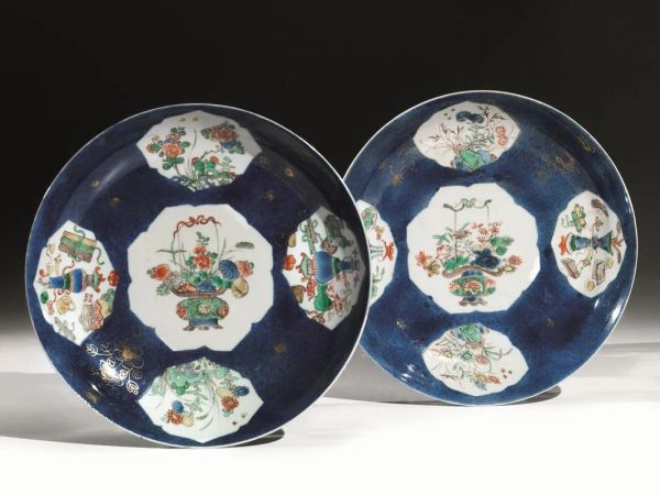  Coppia di piatti Cina, periodo Kangxi (1661-1722),  in porcellana