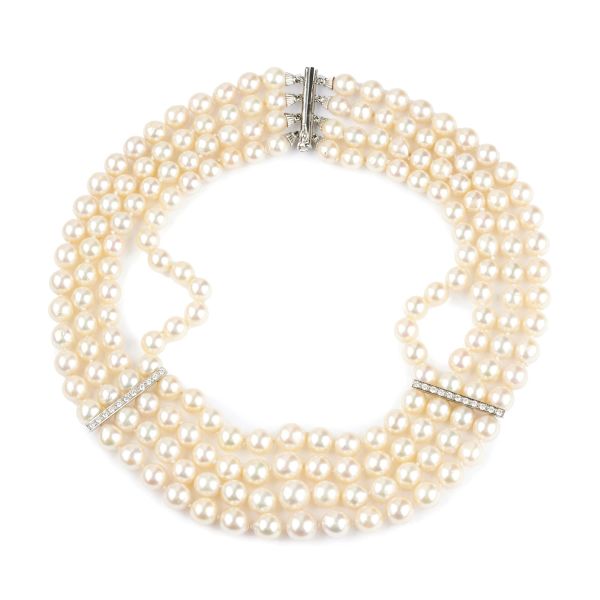 



PEARL NECKLACE IN 18KT WHITE GOLD