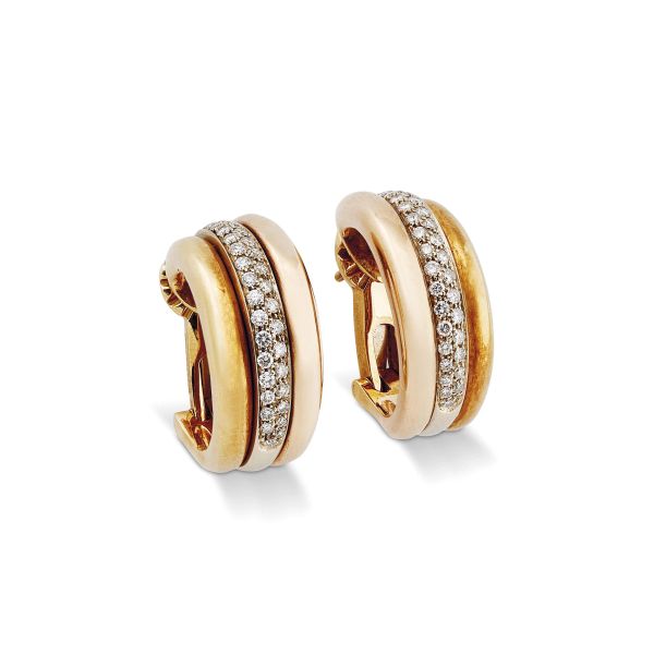 Cartier - 



CARTIER DIAMOND EARRINGS IN 18KT THREE TONE GOLD