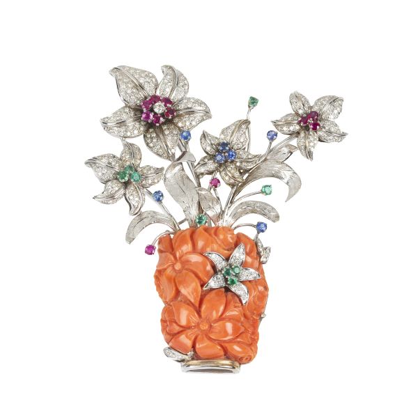 



LARGE FLORAL BROOCH WITH PRECIOUS STONES AND CORAL