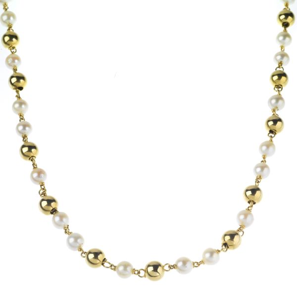 LONG PEARL NECKLACE IN 18KT YELLOW GOLD