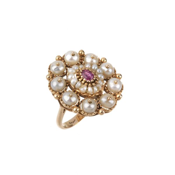 PEARL AND RUBY RING IN 18KT ROSE GOLD