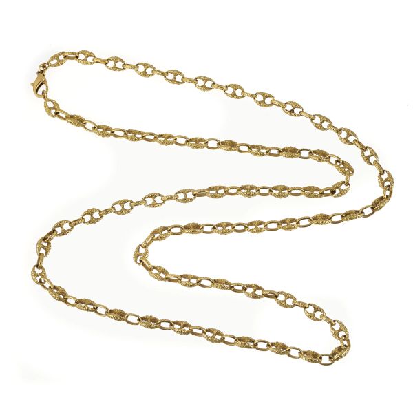 



LONG CHAIN NECKLACE IN 18KT YELLOW GOLD