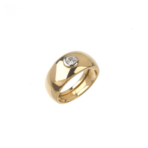 



DIAMOND BAND RING IN 18KT TWO TONE GOLD