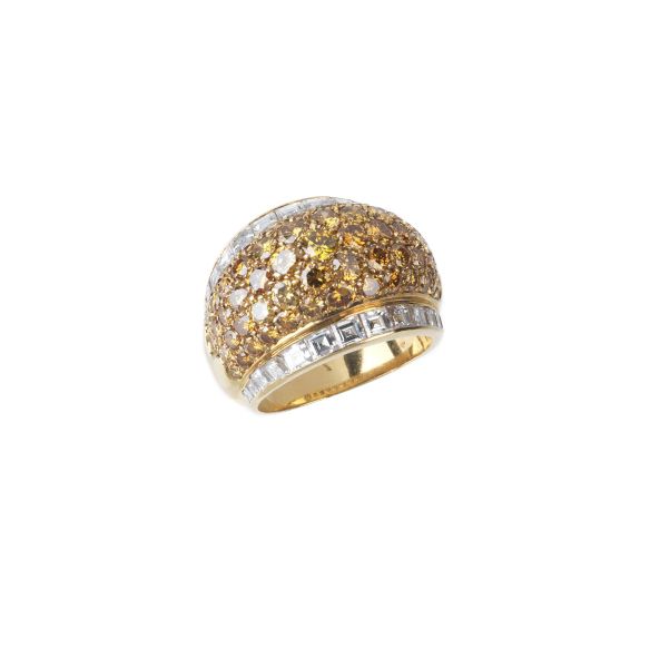 DIAMOND DOME-SHAPED RING IN 18KT YELLOW GOLD