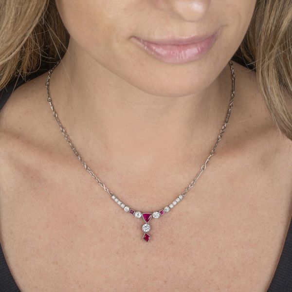 COLLANA CON RUBINI E DIAMANTI