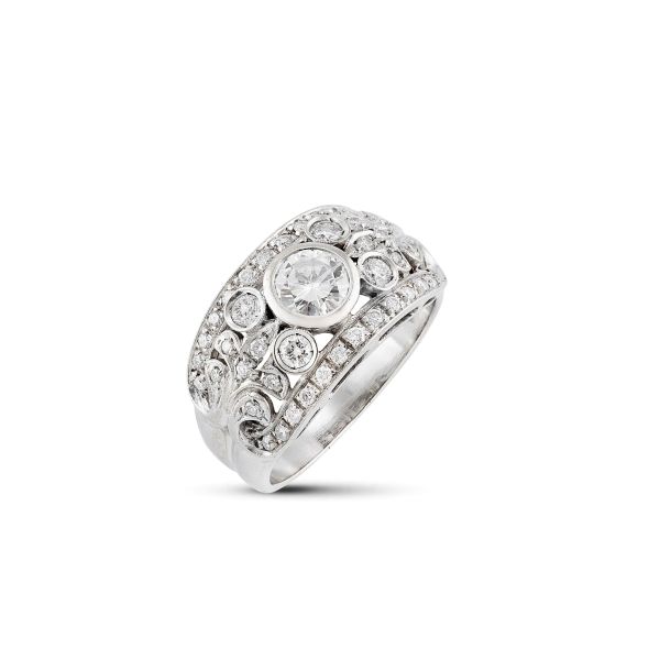 



DIAMOND BAND RING IN 18KT WHITE GOLD 