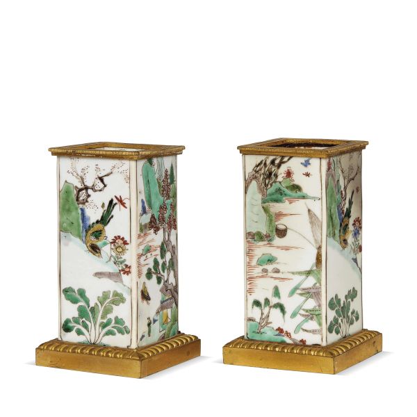 A PAIR OF BRUSH HOLDERS, CHINA, QING DYNASTY, 17TH-18TH CENTURY