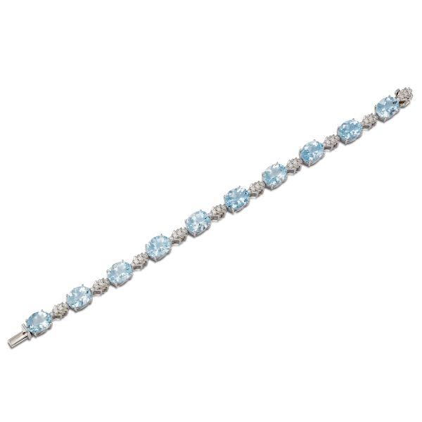 AQUAMARINE AND DIAMOND BRACELET IN 18KT WHITE GOLD