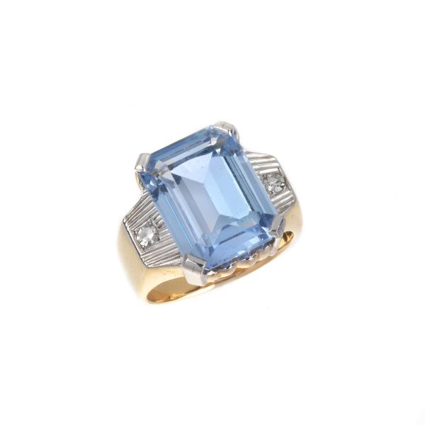 BLUE TOPAZ AND DIAMOND RING IN 18KT TWO TONE GOLD