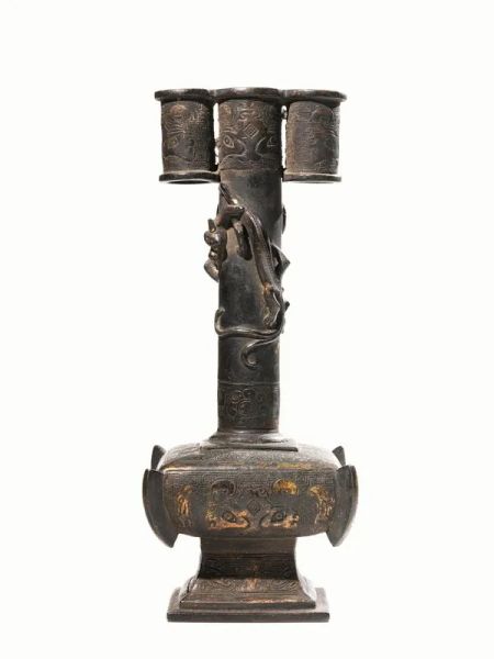 Vaso a freccia Cina dinastia Ming, sec. XVII, in in bronzo parzialmente&nbsp;&nbsp;&nbsp;