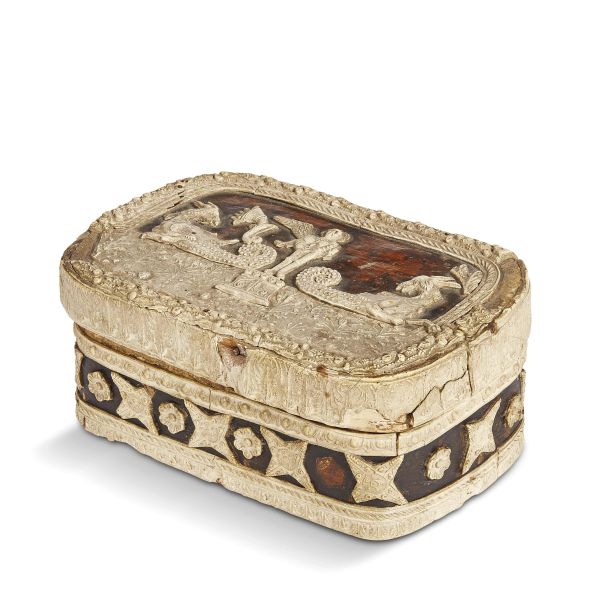 Northern Italian, 16th century, A small box, pastiglia and wood, 3,8x13x6 cm