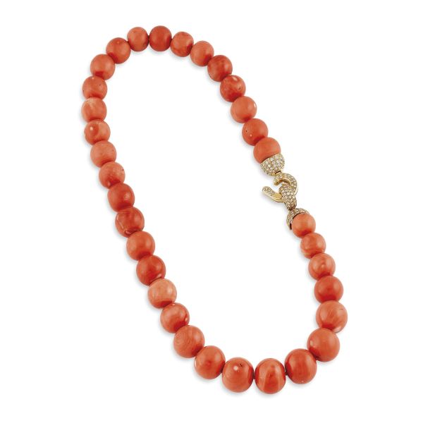 CORAL NECKLACE IN 18KT YELLOW GOLD