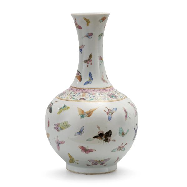 



A FAMILLE ROSE &ldquo;HUNDRED BUTTERFLIES&rdquo; SHANGPING VASE, CHINA, LATE QING DYNASTY, 19TH CENTURY
