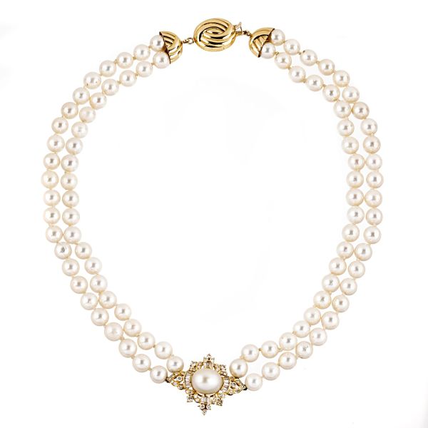 



PEARLS AND DIAMONDS NECKLACE 