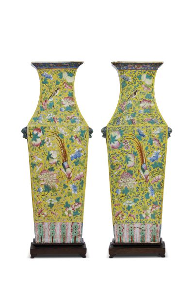 A PAIR OF VASES, CHINA QING DYNASTY, 19TH CENTURY
