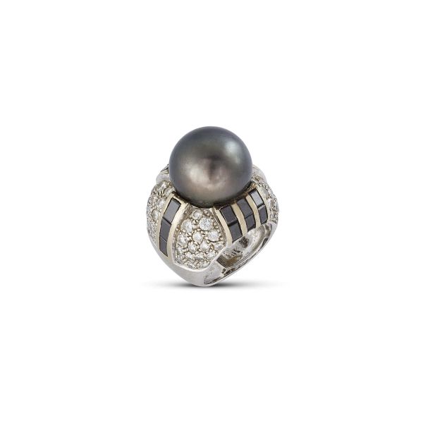 TAHITI PEARL AND DIAMOND RING IN 18KT WHITE GOLD