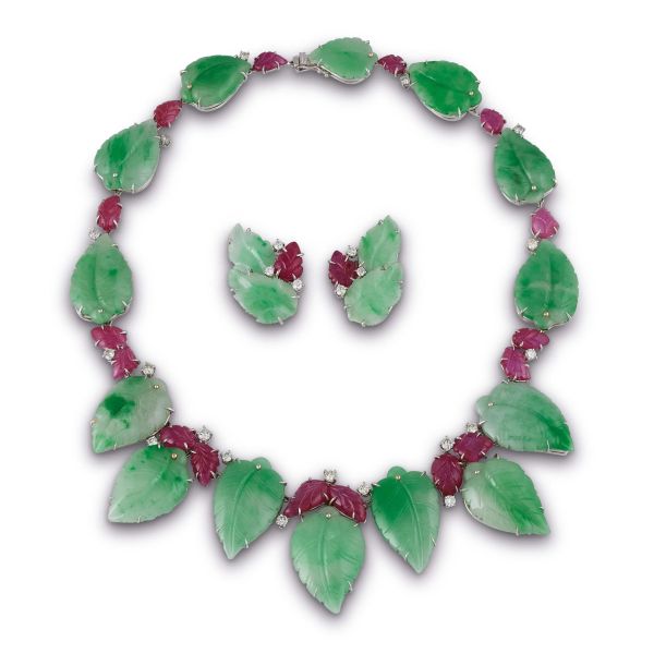 



LEAF MOTIF DEMIPARURE