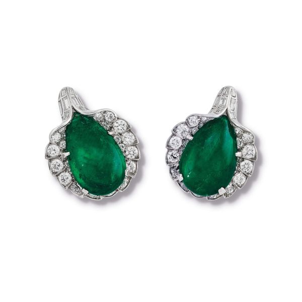 



VAN CLEEF &amp; ARPELS NEW YORK&nbsp; PAIR OF EARRINGS WITH DIAMONDS AND EMERALDS