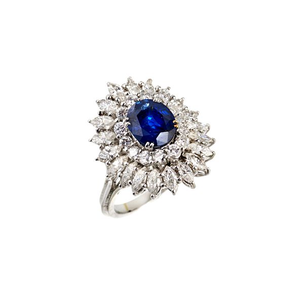 SAPPHIRE AND DIAMOND RING IN 18KT WHITE GOLD