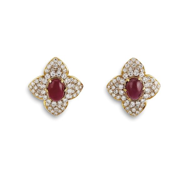 FLORAL RUBY AND DIAMOND EARRINGS IN 18KT TWO TONE GOLD