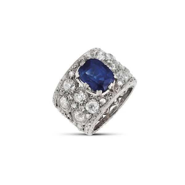 KASHMIR SAPPHIRE AND DIAMOND BAND RING IN 18KT WHITE GOLD