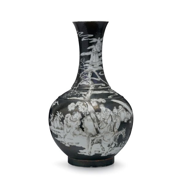 



A GRISAILLE-DECORATED VASE WITH LANDSCAPE AND FIGURES, CHINA, LATE QING DYNASTY, 19TH CENTURY