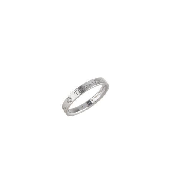 Tiffany &amp; Co - TIFFANY &amp; CO. BAND RING IN PLATINUM