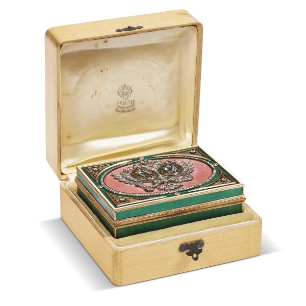 A RUSSIAN BOX, EARLY 20TH CENTURY