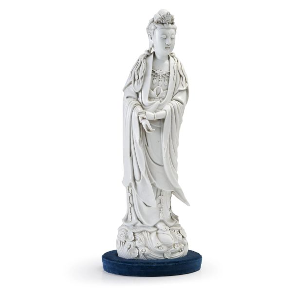 



A DEHUA PORCELAIN FIGURE OF GUANYIN, CHINA, QING DYNASTY, 19TH CENTURY