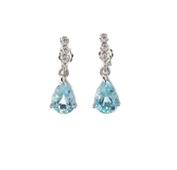 



PAIO DI ORECCHINI PENDENTI CON ACQUAMARINE E DIAMANTI