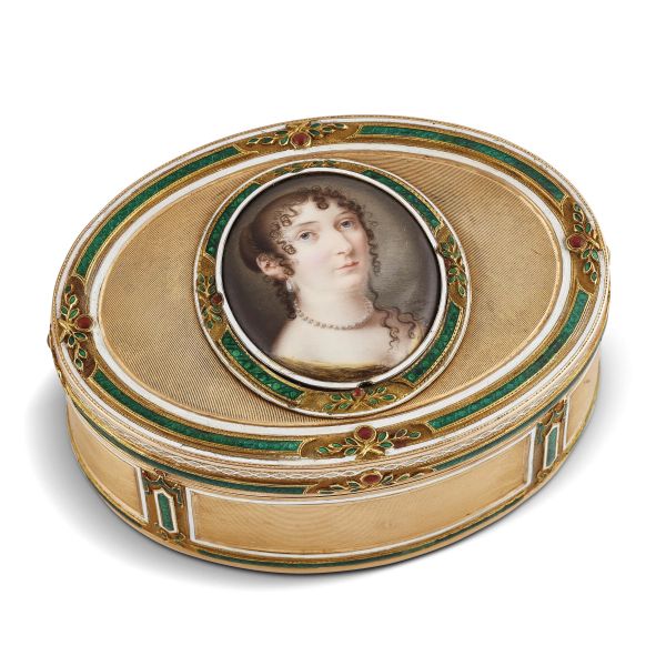 OVAL ENAMELED SNUFF BOX IN GOLD PARIS SECOND HALF OF THE 18TH CENTURY