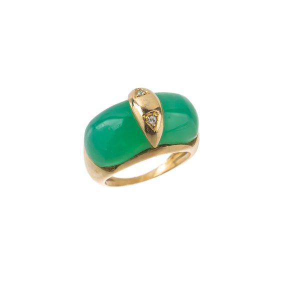 



ANELLO CON CALCEDONIO E DIAMANTI