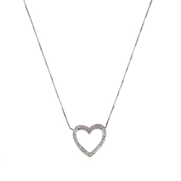 18KT WHITE GOLD NECKLACE WITH A DIAMOND HEART-SHAPED PENDANT
