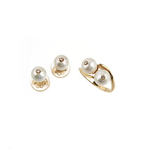 



PEARL AND DIAMOND PARURE IN 18KT YELLOW GOLD