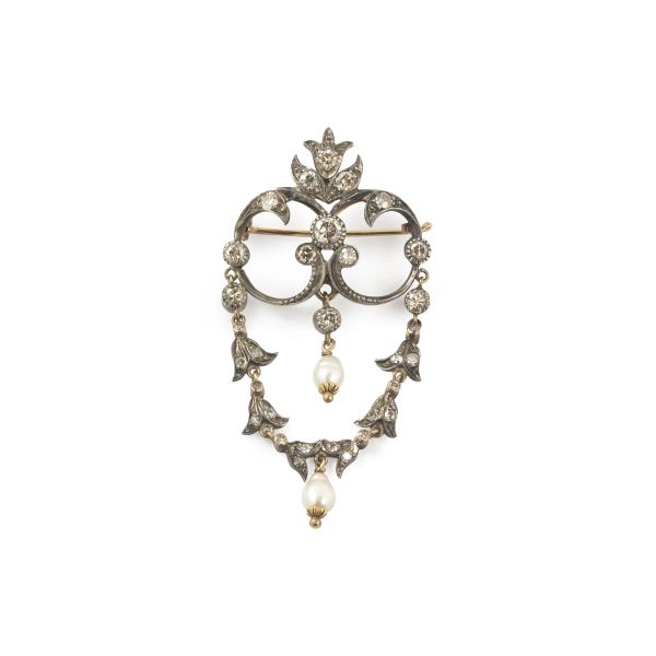 SPILLA CON DIAMANTI E PERLE PENDENTI