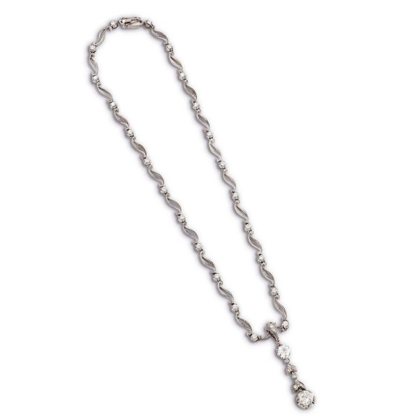 



COLLIER CON PENDENTE