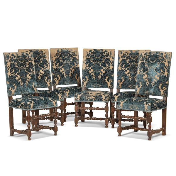 SIX CENTRAL ITALY CHAIRS, EARLY 17TH CENTURY