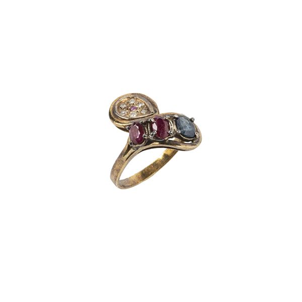 RUBY SAPPHIRE AND DIAMOND CONTRARIE RING IN 18KT YELLOW GOLD