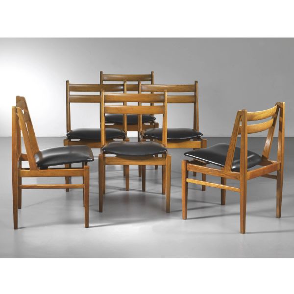 



SIX CHAIRS, WOODEN STRUCTURE 