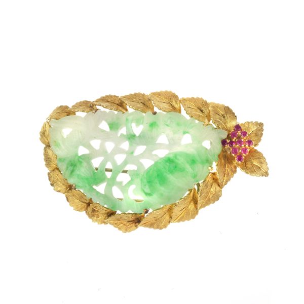 



JADE AND RUBY FLOWERING BRANCH BROOCH IN 18KT YELLOW GOLD