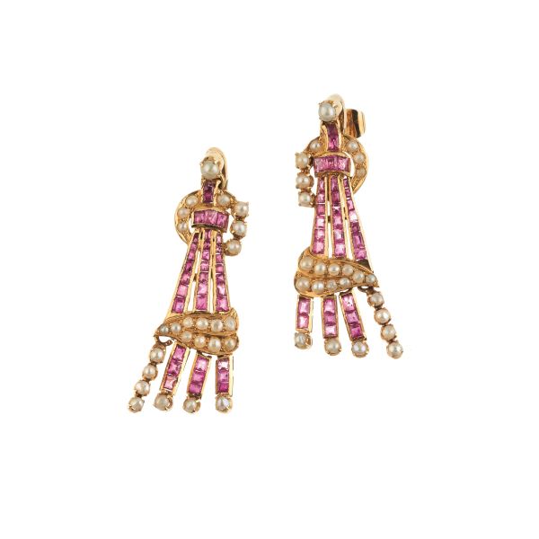 



RUBY AND PEARL DROP EARRINGS IN 18KT YELLOW GOLD