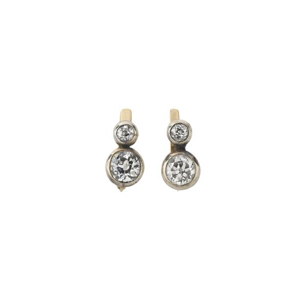 OLD MINE CUT DIAMOND PAIR OF EARRINGS IN SILVER AND 18KT YELLOW GOLD