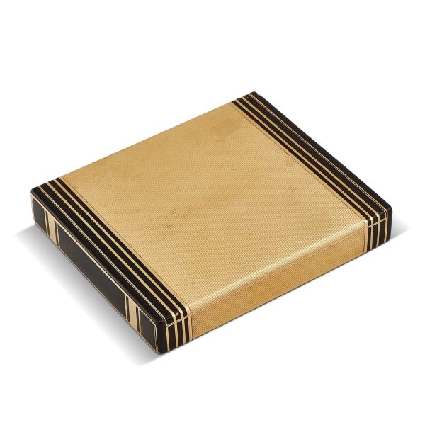 Cartier - CARTIER CIGARETTE CASE IN 18KT YELLOW GOLD AND BLACK ENAMEL