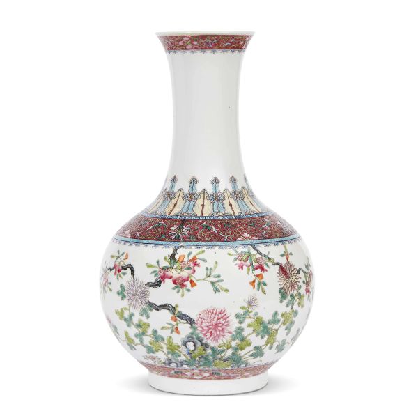 A VASE, CHINA, REPUBLIC PERIOD (1912-1949)